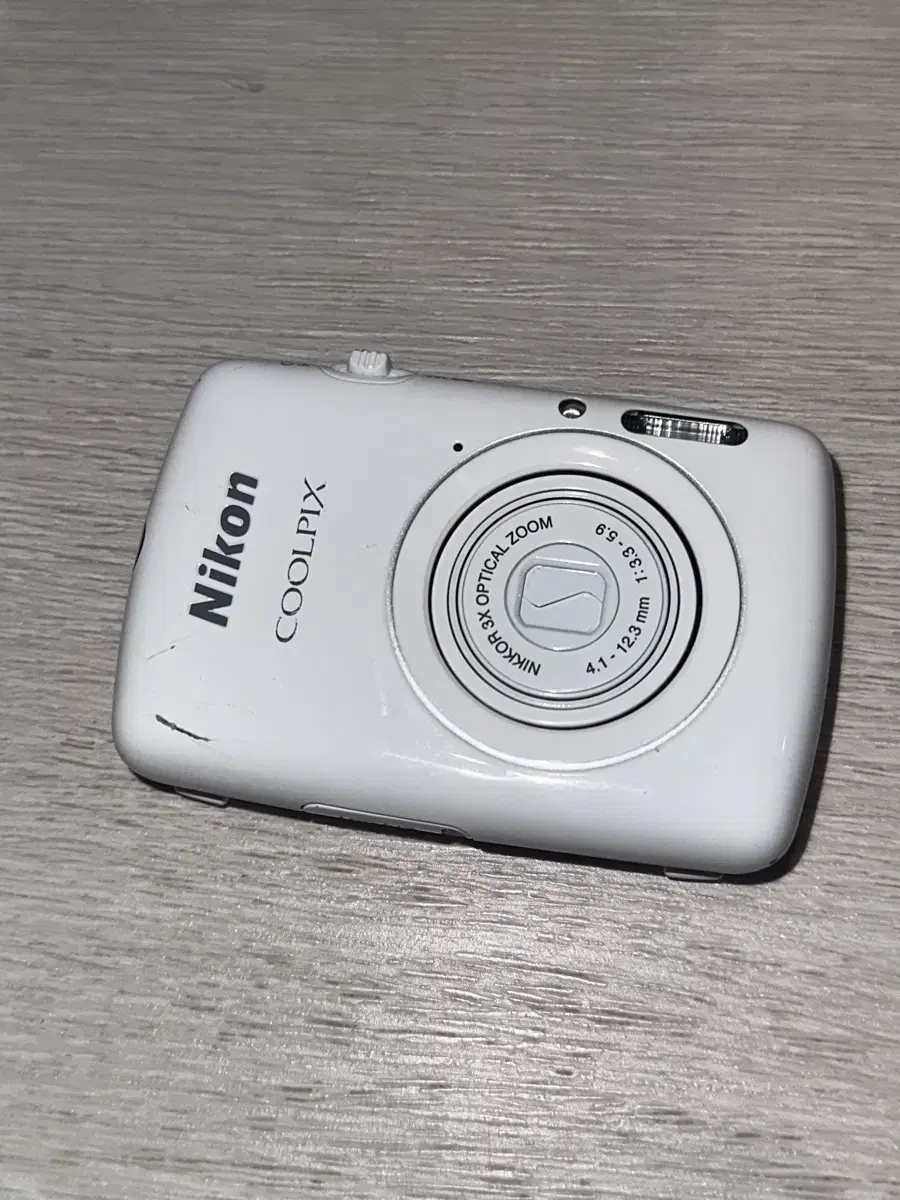 Nikon coolpix S01